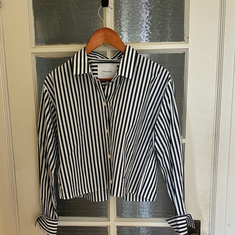Frame Namu Cropped Black and White Pinstriped Organic Cotton Shirt